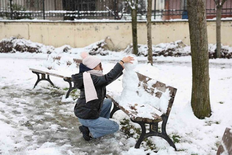 BAĞCILAR’DA ÇOCUKLAR KARIN TADINI ÇIKARDI