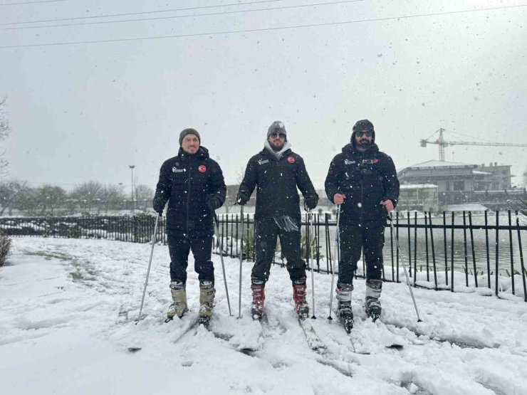 ULUDAĞ’DA DEĞİL ESENLER’DE KAYAK YAPTILAR