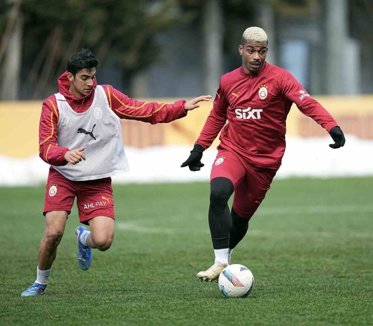 GALATASARAY’DA, FENERBAHÇE MAÇI HAZIRLIKLARI BAŞLADI