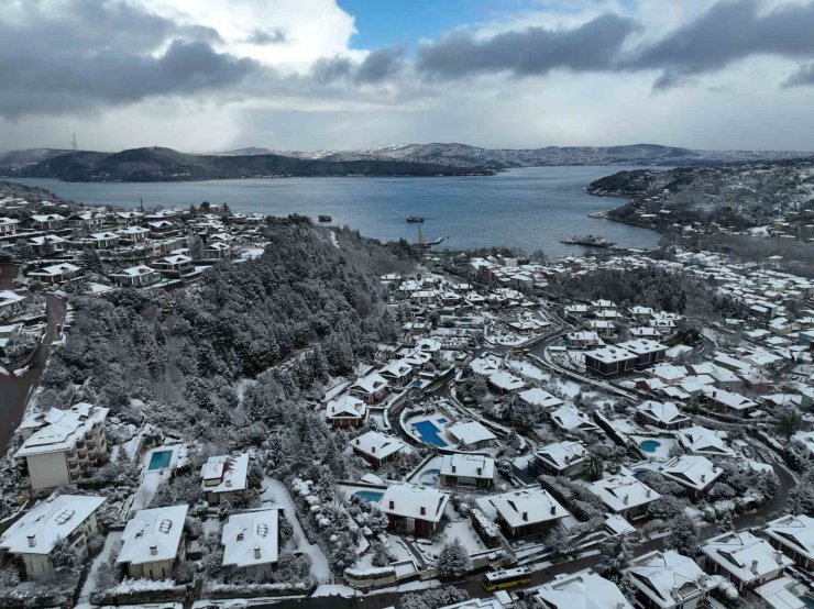 BEYAZA BÜRÜNEN SARIYER’DE KARTPOSTALLIK MANZARA HAVADAN GÖRÜNTÜLENDİ