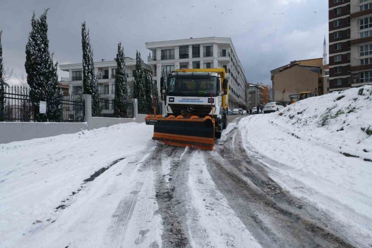 ESENYURT’TA KARLA MÜCADELE SÜRÜYOR