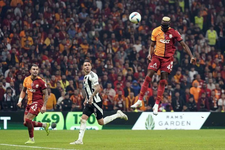 VİCTOR OSİMHEN’DEN DERBİLERDE SKORA KATKI