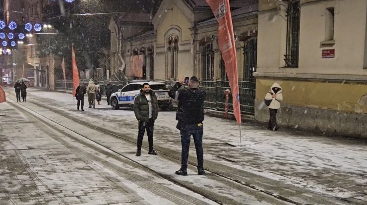 İSTANBUL’DA KAR YAĞIŞI 3’ÜNCÜ GÜNÜNDE DE DEVAM ETTİ