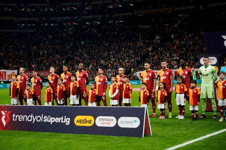 GALATASARAY’DA HEDEF DERBİYİ KAZANIP, KAYIPSIZ DEVAM ETMEK