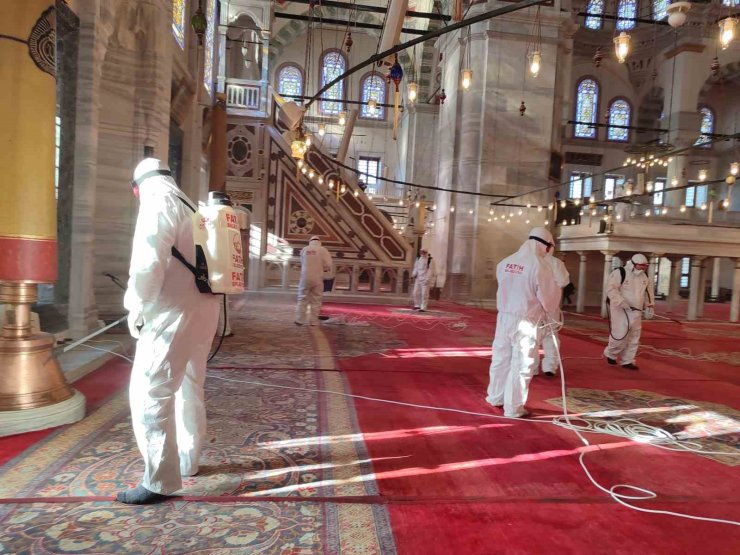 FATİH’TE CAMİLER RAMAZAN’A HAZIRLANIYOR