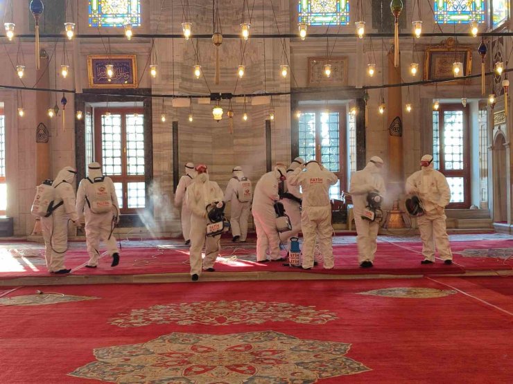 FATİH’TE CAMİLER RAMAZAN’A HAZIRLANIYOR