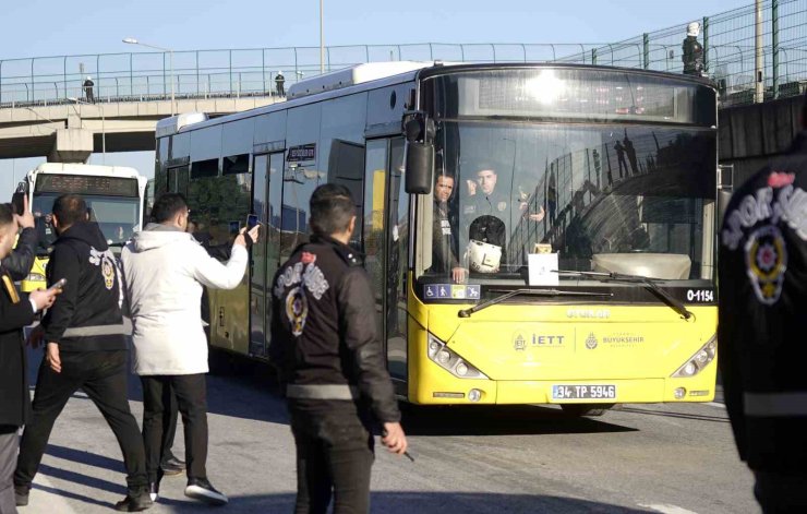 FENERBAHÇE TARAFTARI, ALİ SAMİ YEN SPOR KOMPLEKSİ’NE ULAŞTI