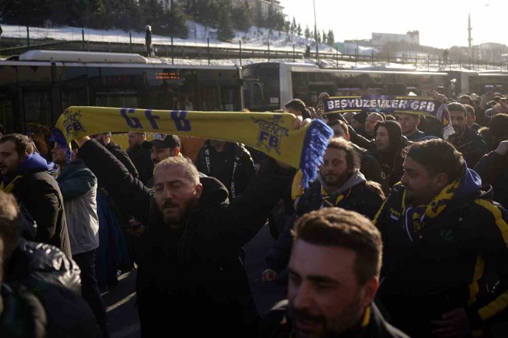 FENERBAHÇE TARAFTARI, ALİ SAMİ YEN SPOR KOMPLEKSİ’NE ULAŞTI