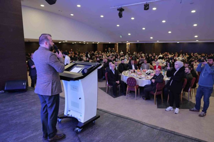 ARNAVUTKÖY BELEDİYE BAŞKANI CANDAROĞLU’NDAN, ÜNİVERSİTE ÖĞRENCİLERİNE ABONMAN DESTEĞİ