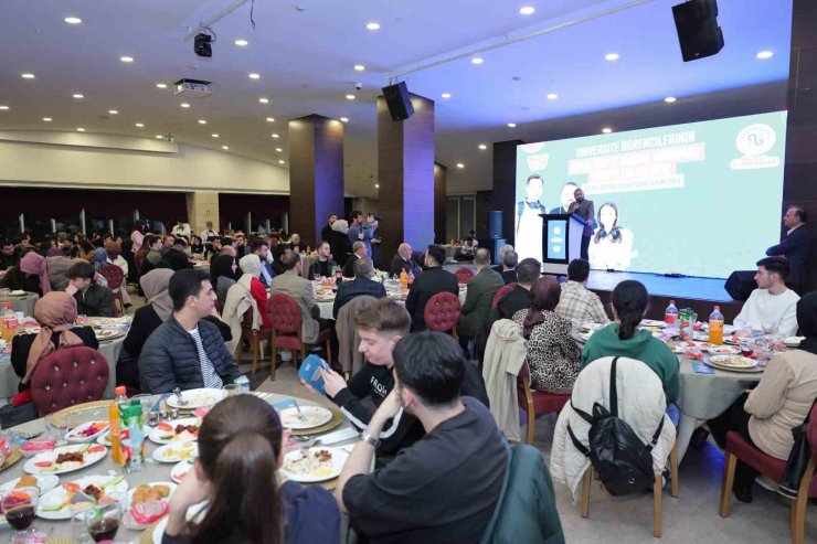 ARNAVUTKÖY BELEDİYE BAŞKANI CANDAROĞLU’NDAN, ÜNİVERSİTE ÖĞRENCİLERİNE ABONMAN DESTEĞİ