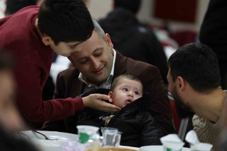 MALTEPE’DE İLK İFTAR KOMŞULARLA AÇILDI