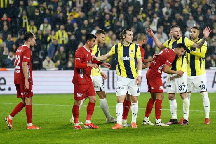 FENERBAHÇE, ANTALYASPOR’U ÜST ÜSTE 6. KEZ MAĞLUP ETTİ