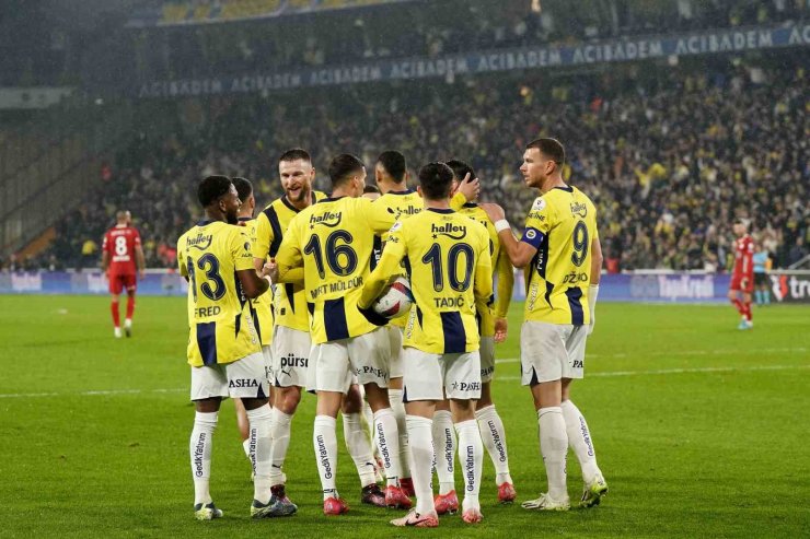 FENERBAHÇE, LİGDE PUAN FARKINI 4’E İNDİRDİ