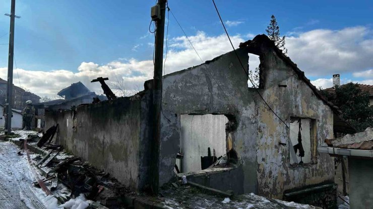 GAZİOSMANPAŞA’DA BOŞ EVLER KUNDAKLANIYOR İDDİASI