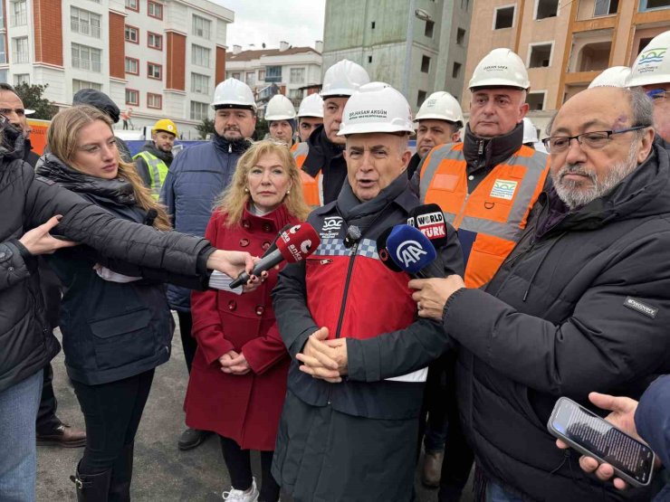 DEPREM HAFTASINDA BÜYÜKÇEKMECE’DE RİSKLİ 140 KONUTUN DÖNÜŞÜMÜ BAŞLADI