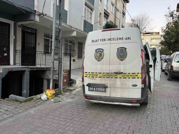 KÜÇÜKÇEKMECE’DE AKRABALAR ARASINDA SİLAHLI ÇATIŞMA: 1 YARALI