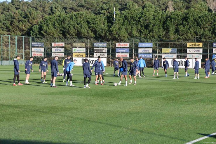 FENERBAHÇE, RANGERS MAÇI HAZIRLIKLARINI TAMAMLADI