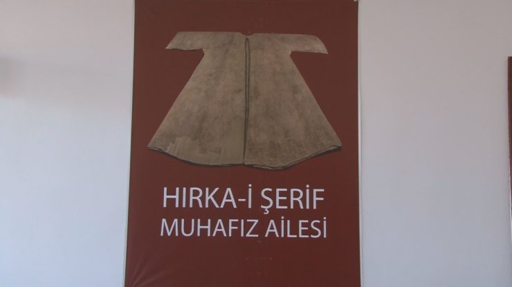 HIRKA-İ ŞERİF CAMİİ GÜL SUYUYLA YIKANDI