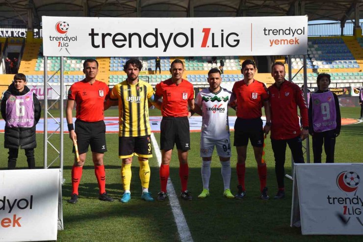 TRENDYOL 1. LİG: İSTANBULSPOR: 3 - SAKARYASPOR: 0