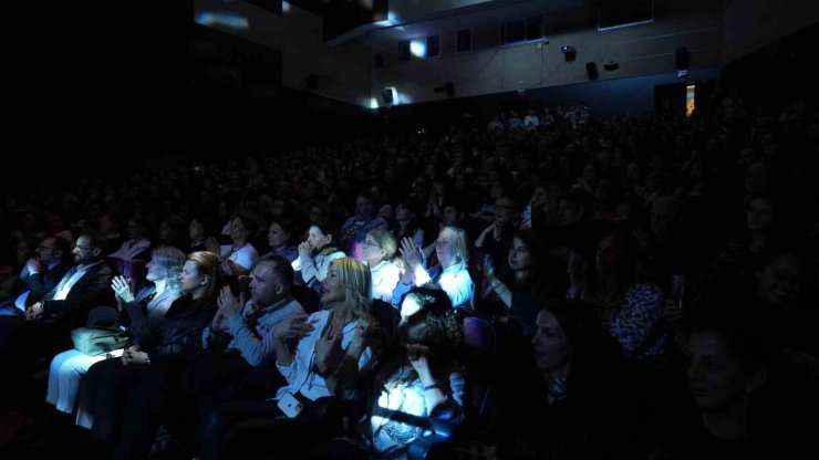 MALTEPE’DE NAZAN ÖNCEL COŞKUSU