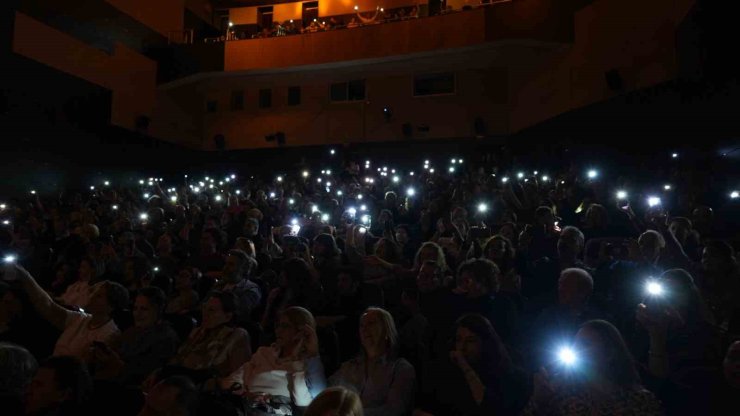 MALTEPE’DE NAZAN ÖNCEL COŞKUSU