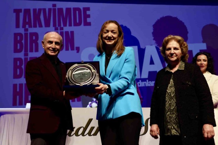 BÜYÜKÇEKMECE BELEDİYESİ’NDEN 8 MART DÜNYA KADINLAR GÜNÜNE ÖZEL ’KADININ SESİ’ PANELİ