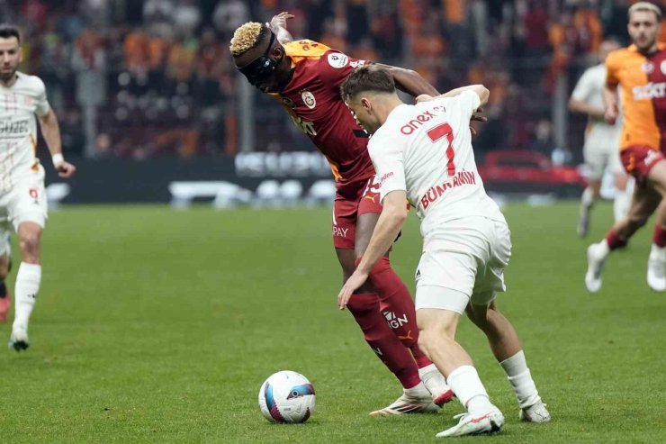 TRENDYOL SÜPER LİG: GALATASARAY: 3 - ANTALYASPOR: 0 (İLK YARI)