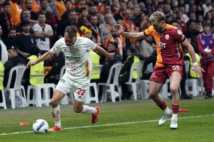 TRENDYOL SÜPER LİG: GALATASARAY: 3 - ANTALYASPOR: 0 (İLK YARI)