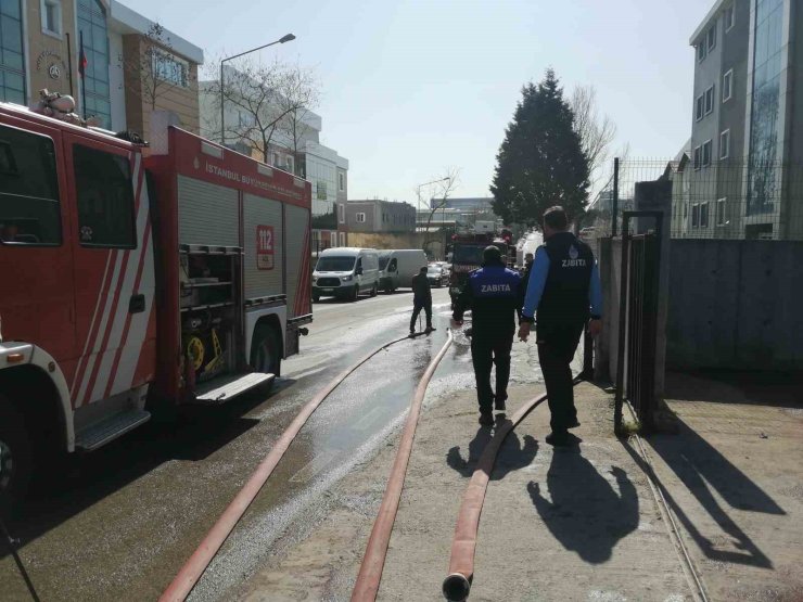 TUZLA’DA ORGANİZE SANAYİ BÖLGESİNDE ÇIKAN YANGIN SÖNDÜRÜLDÜ