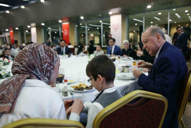 CUMHURBAŞKANI ERDOĞAN: "TÜRKİYE YÜZYILI İNŞALLAH SİZ ÇOCUKLARIMIZIN DA YÜZYILI OLACAK"