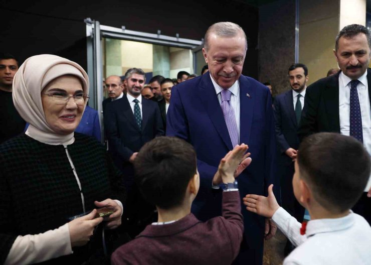 CUMHURBAŞKANI ERDOĞAN: "TÜRKİYE YÜZYILI İNŞALLAH SİZ ÇOCUKLARIMIZIN DA YÜZYILI OLACAK"