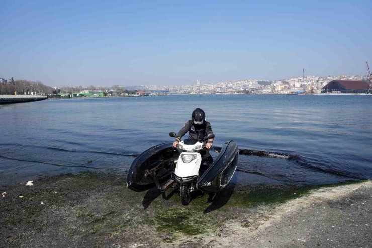 İSTANBUL’DA HEM DENİZDE HEM KARADA GİDEBİLEN MOTOSİKLET YAPTI