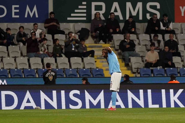 TRENDYOL SÜPER LİG: BAŞAKŞEHİR: 0 - TRABZONSPOR: 1 (İLK YARI)