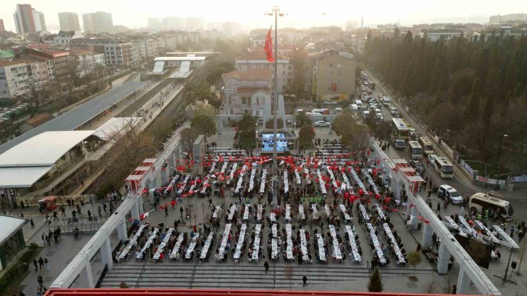 BAKIRKÖY’DE ORUÇLAR HEP BİRLİKTE AÇILDI