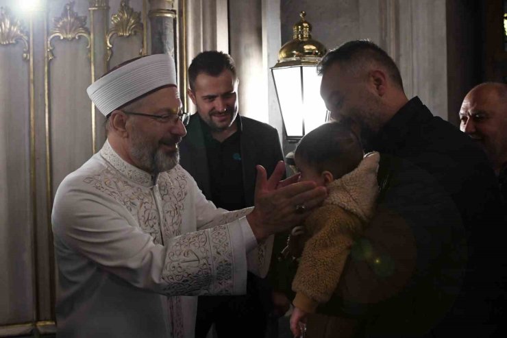 DİYANET İŞLERİ BAŞKANI ERBAŞ, EYÜP SULTAN CAMİİ’NDE TERAVİH NAMAZI KILDIRDI