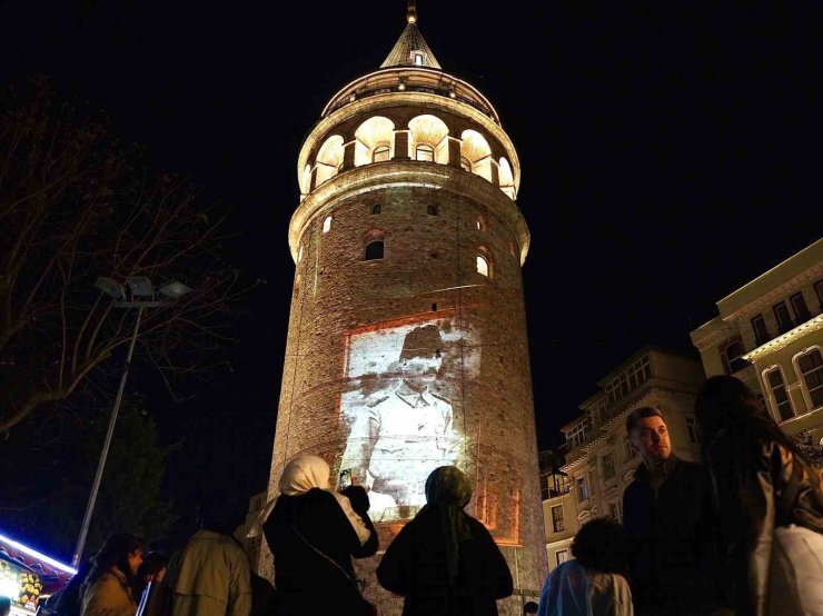 GALATA KULESİ’NDE "ÇANAKKALE RUHU"