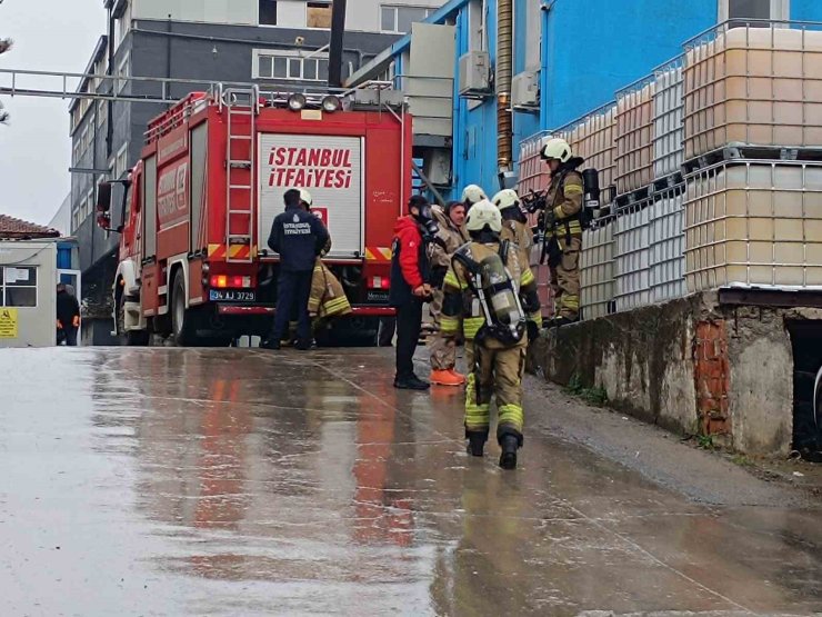 TUZLA’DA FABRİKADA KİMYASAL MADDE SIZINTISI: İŞÇİLER TEDBİR AMAÇLI TAHLİYE EDİLDİ