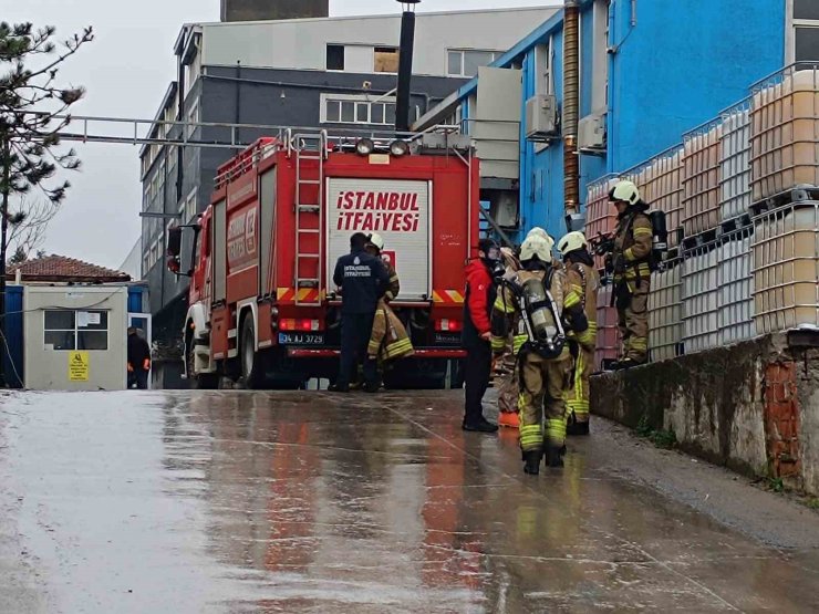 TUZLA’DA FABRİKADA KİMYASAL MADDE SIZINTISI: İŞÇİLER TEDBİR AMAÇLI TAHLİYE EDİLDİ