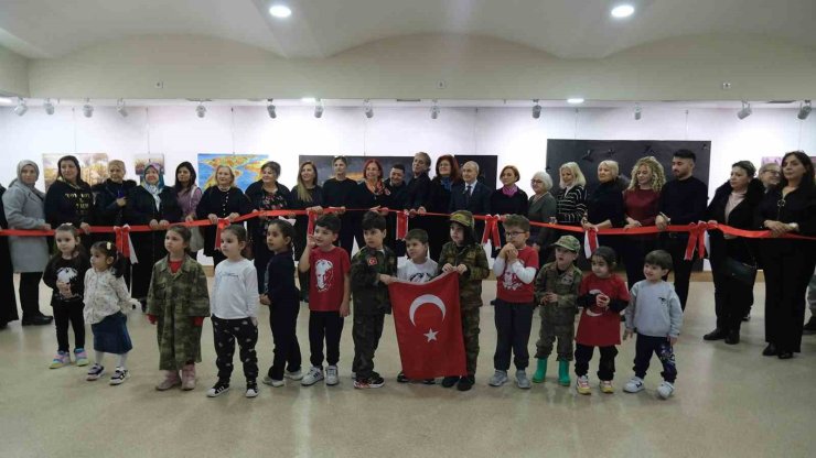 "ÇANAKKALE İÇİNDE VURDULAR BENİ’’ SERGİSİ SANATSEVERLERLE BULUŞTU