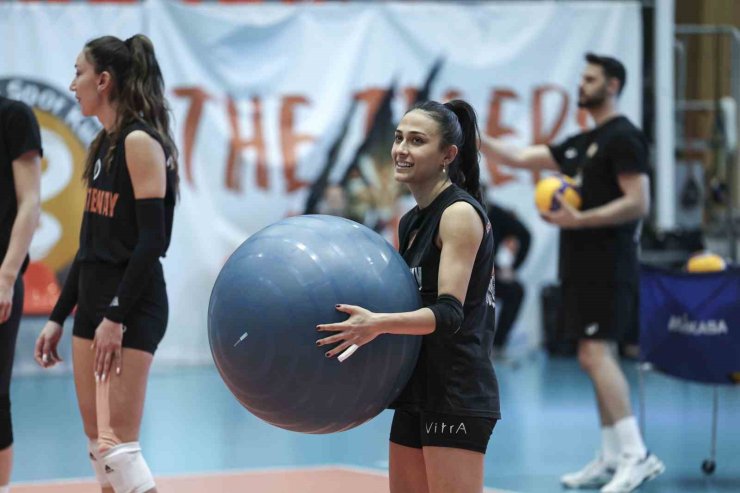 ECZACIBAŞI DYNAVİT, DERBİYE EV SAHİPLİĞİ YAPACAK