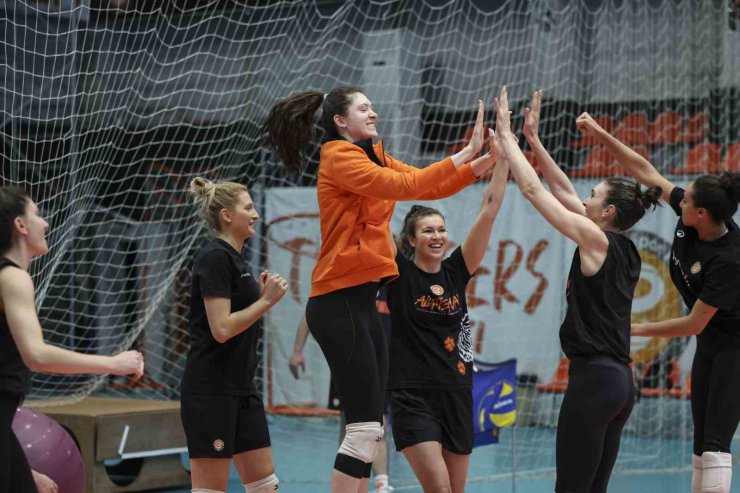 ECZACIBAŞI DYNAVİT, DERBİYE EV SAHİPLİĞİ YAPACAK