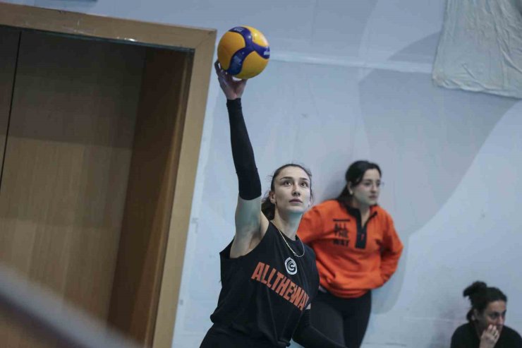 ECZACIBAŞI DYNAVİT, DERBİYE EV SAHİPLİĞİ YAPACAK