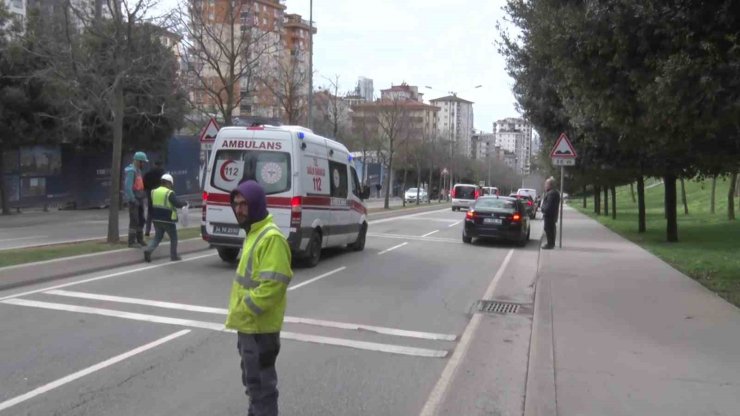 ÜMRANİYE’DE İNŞAAT İSKELESİ ÇÖKTÜ: 2 İŞÇİ AĞIR YARALANDI